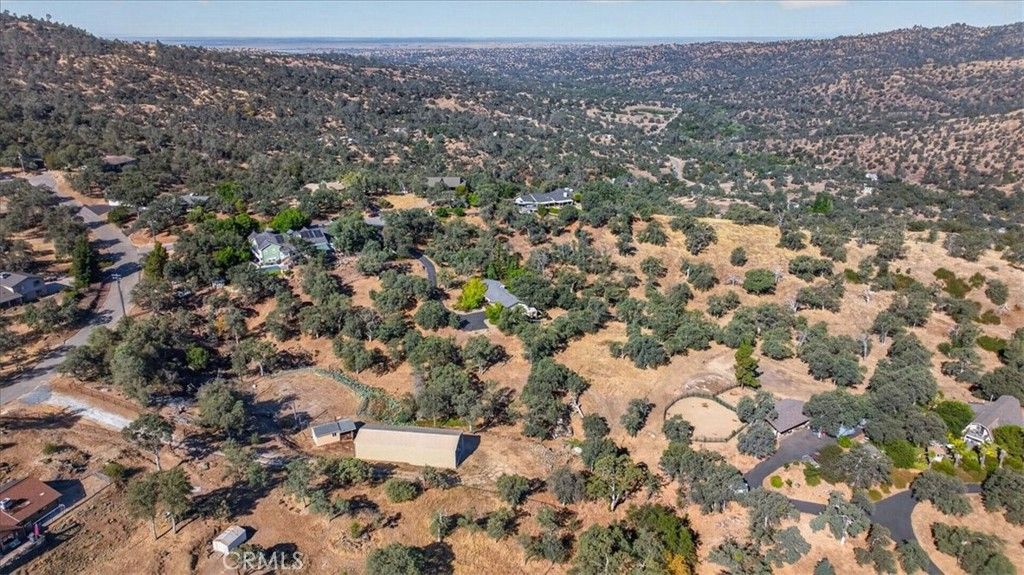 Image 6 of property listing at 41393 Roaring River Way, Coarsegold, CA 93614