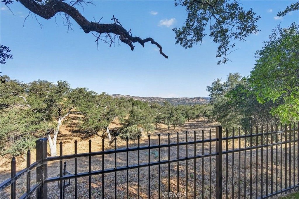 Image 61 of property listing at 41393 Roaring River Way, Coarsegold, CA 93614