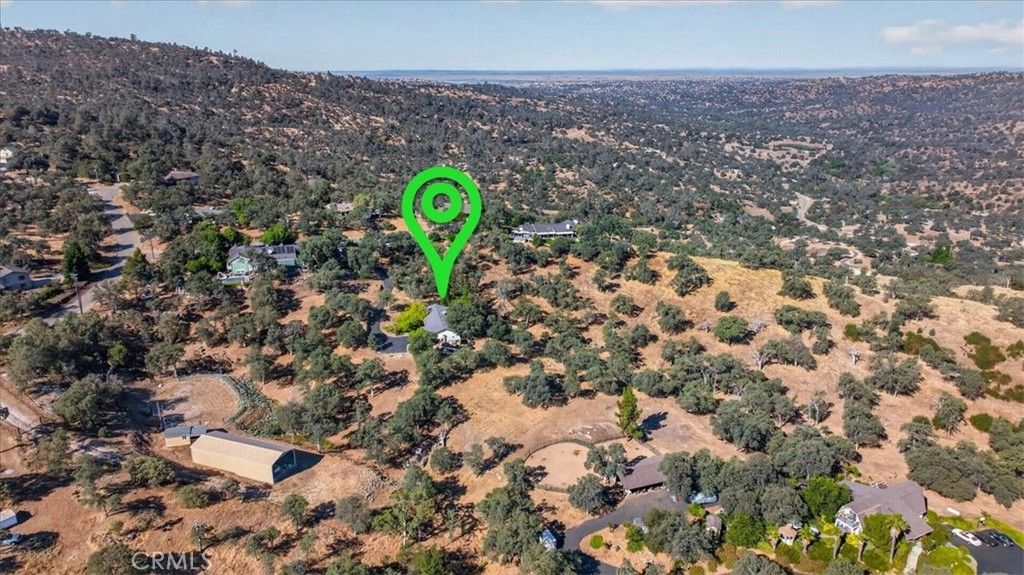 Image 7 of property listing at 41393 Roaring River Way, Coarsegold, CA 93614