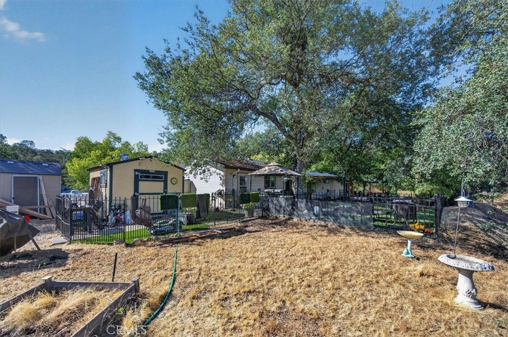 Image 72 of property listing at 41393 Roaring River Way, Coarsegold, CA 93614