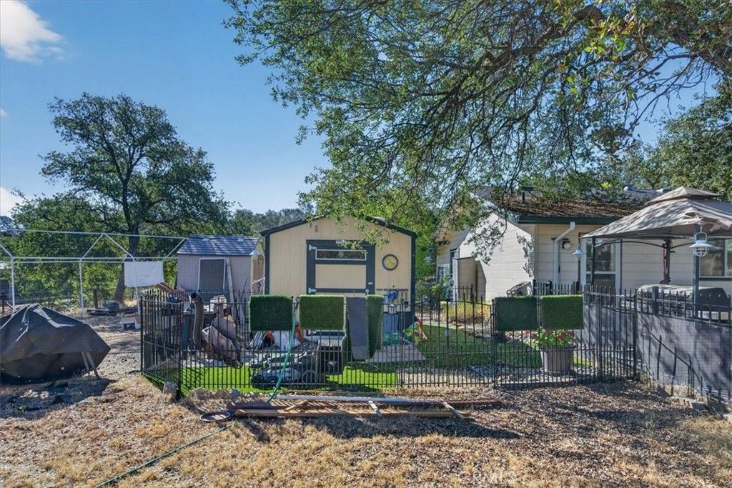 Image 73 of property listing at 41393 Roaring River Way, Coarsegold, CA 93614