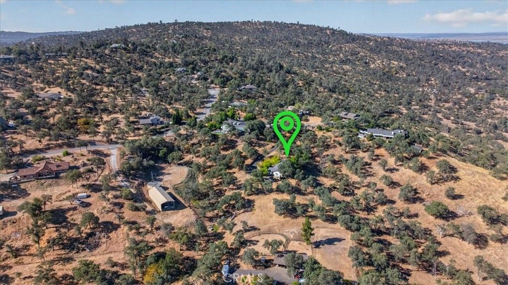 Image 8 of property listing at 41393 Roaring River Way, Coarsegold, CA 93614