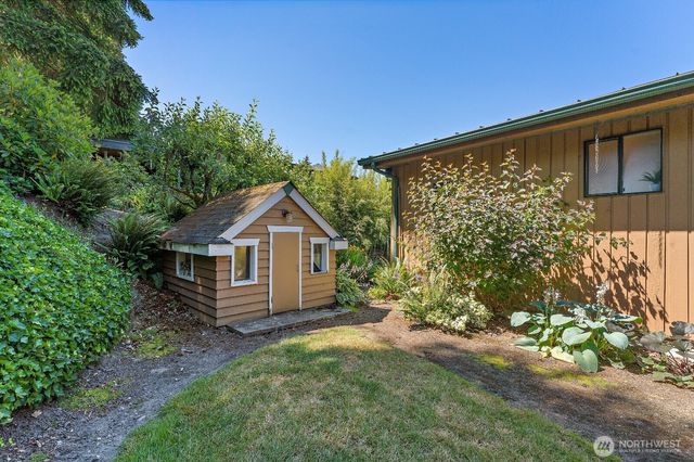 5937 Scenic Drive NE, Tacoma, WA 98422