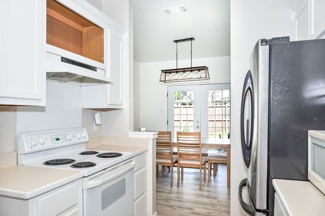 487 S Waco Street, Van Alstyne, TX 75495