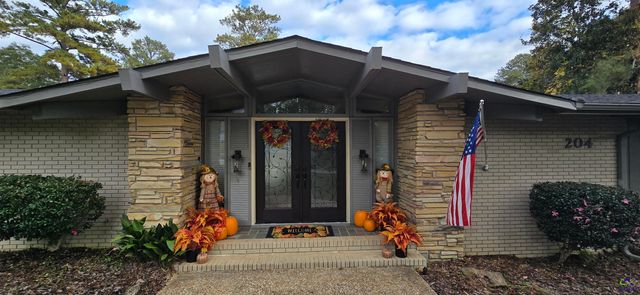 204 Deerwood Circle, Warner Robins, GA 31088