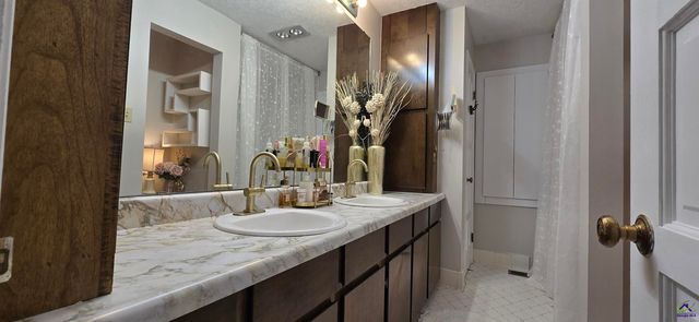 204 Deerwood Circle, Warner Robins, GA 31088