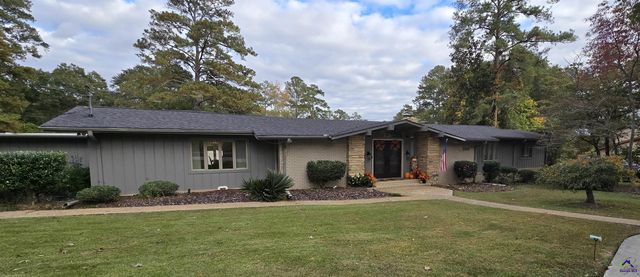204 Deerwood Circle, Warner Robins, GA 31088