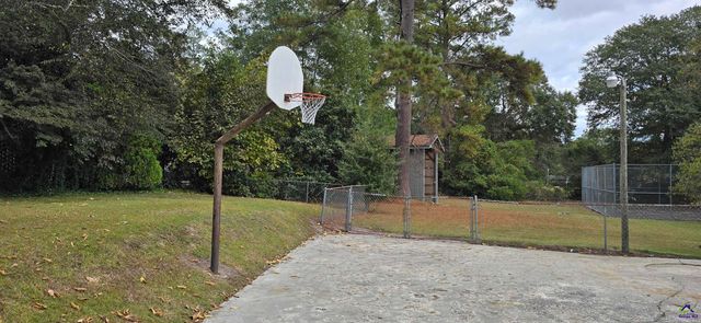 204 Deerwood Circle, Warner Robins, GA 31088