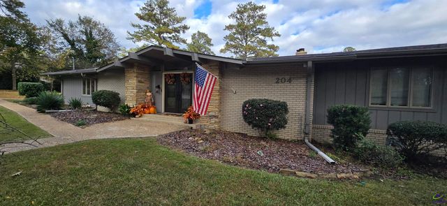 204 Deerwood Circle, Warner Robins, GA 31088