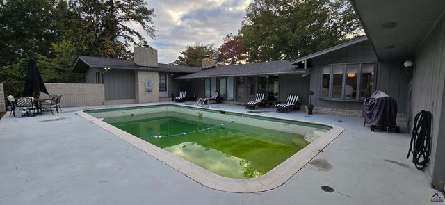 204 Deerwood Circle, Warner Robins, GA 31088