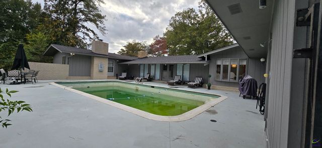 204 Deerwood Circle, Warner Robins, GA 31088