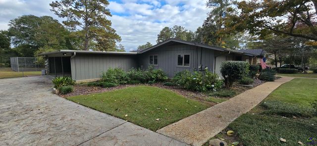 204 Deerwood Circle, Warner Robins, GA 31088