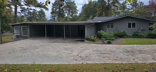 204 Deerwood Circle, Warner Robins, GA 31088