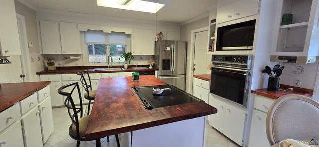 204 Deerwood Circle, Warner Robins, GA 31088