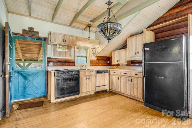 770 Echo Hill Drive, Green Mountain, NC 28704