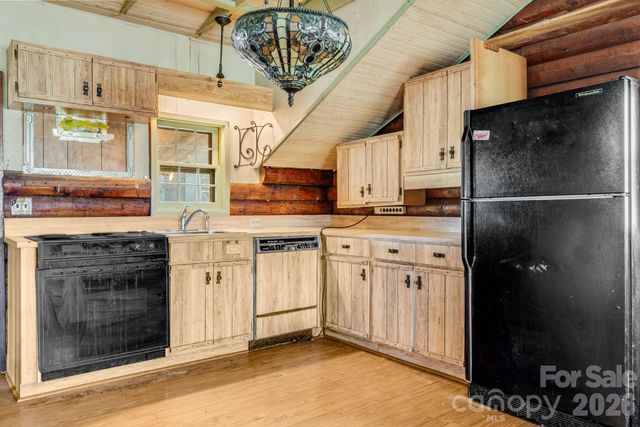 770 Echo Hill Drive, Green Mountain, NC 28704