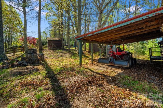 770 Echo Hill Drive, Green Mountain, NC 28704