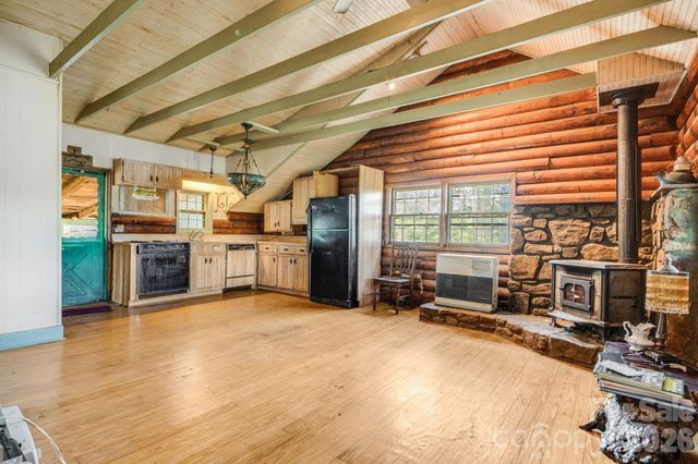 770 Echo Hill Drive, Green Mountain, NC 28704