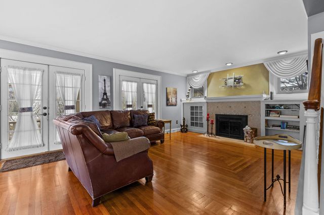 517 W MAIN ST, Mechanicsburg, PA 17055