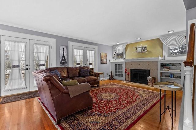 517 W MAIN ST, Mechanicsburg, PA 17055