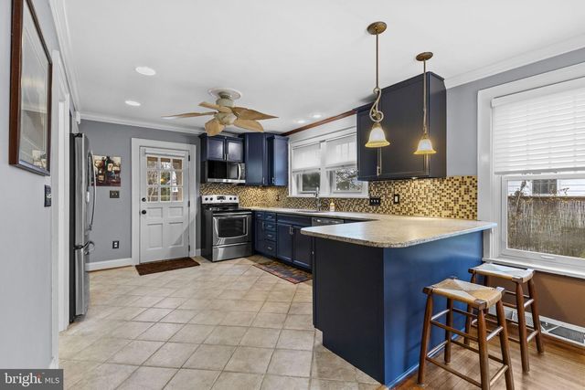 517 W MAIN ST, Mechanicsburg, PA 17055