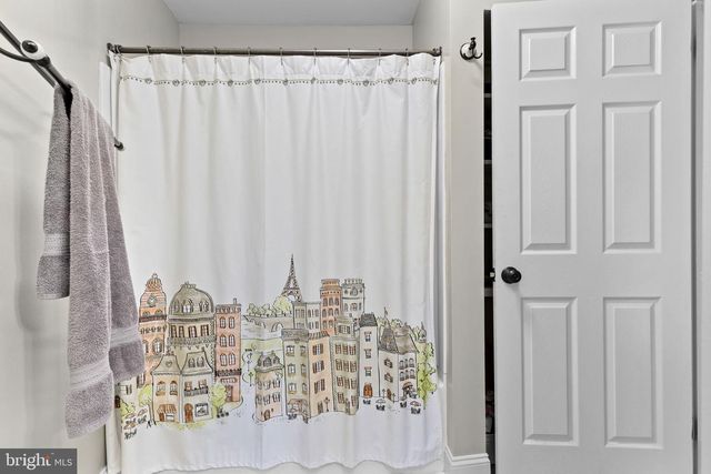 517 W MAIN ST, Mechanicsburg, PA 17055