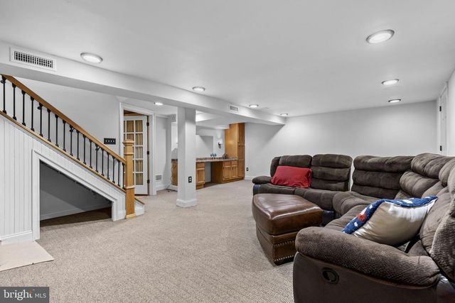 517 W MAIN ST, Mechanicsburg, PA 17055