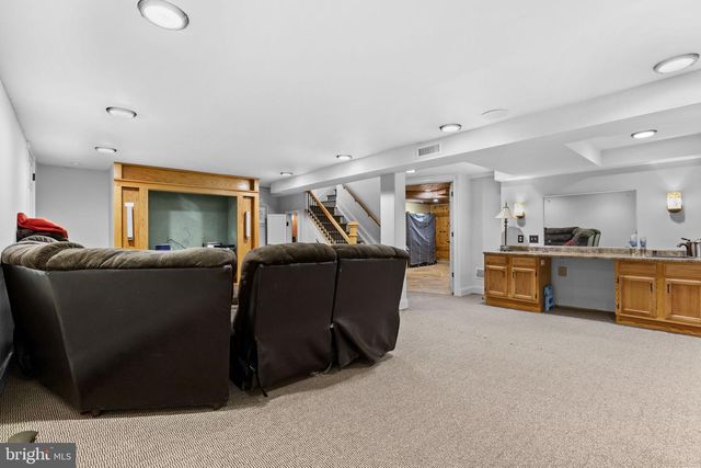 517 W MAIN ST, Mechanicsburg, PA 17055