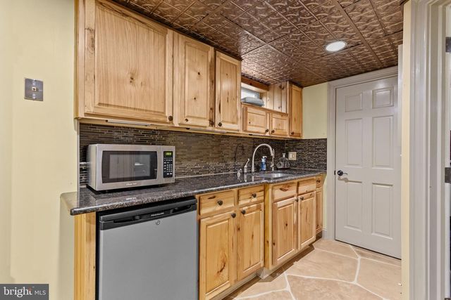 517 W MAIN ST, Mechanicsburg, PA 17055