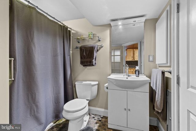 517 W MAIN ST, Mechanicsburg, PA 17055