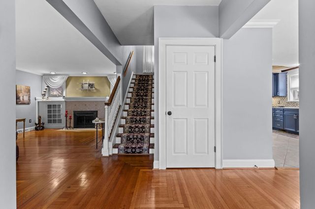 517 W MAIN ST, Mechanicsburg, PA 17055