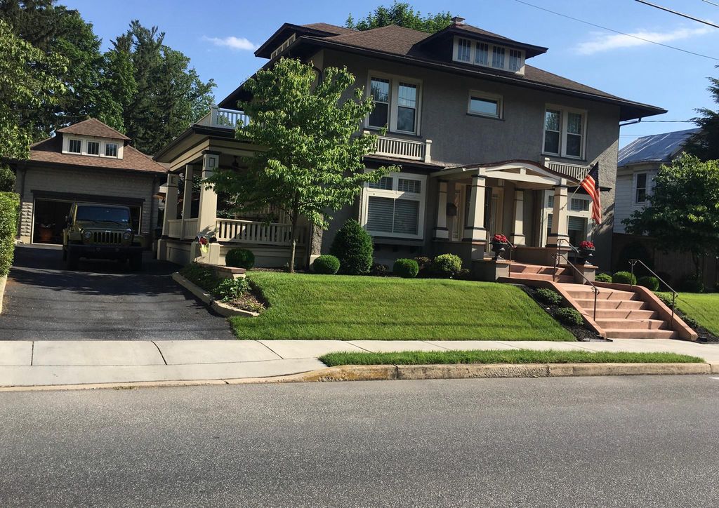517 W MAIN ST, Mechanicsburg, PA 17055