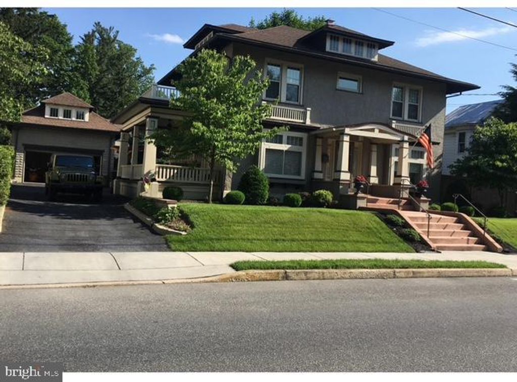 517 W MAIN ST, Mechanicsburg, PA 17055