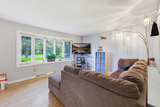 2233 Wallace Lake ROAD, West Bend, WI 53090
