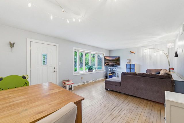 2233 Wallace Lake ROAD, West Bend, WI 53090