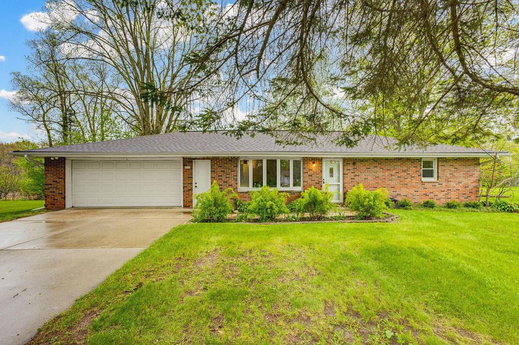 2233 Wallace Lake ROAD, West Bend, WI 53090