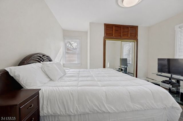 73 Fairview Ave, Teaneck Twp., NJ 07666