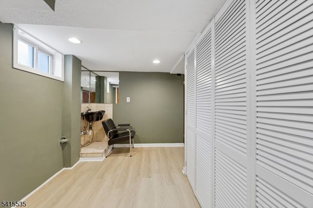 73 Fairview Ave, Teaneck Twp., NJ 07666