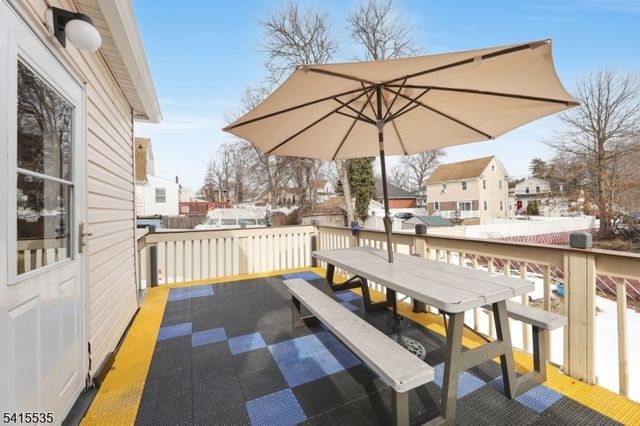 73 Fairview Ave, Teaneck Twp., NJ 07666