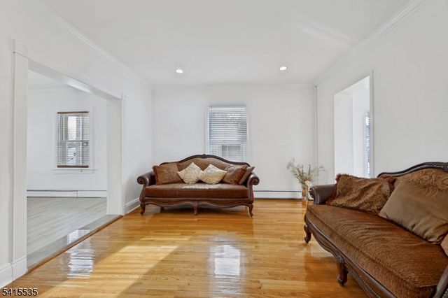 73 Fairview Ave, Teaneck Twp., NJ 07666