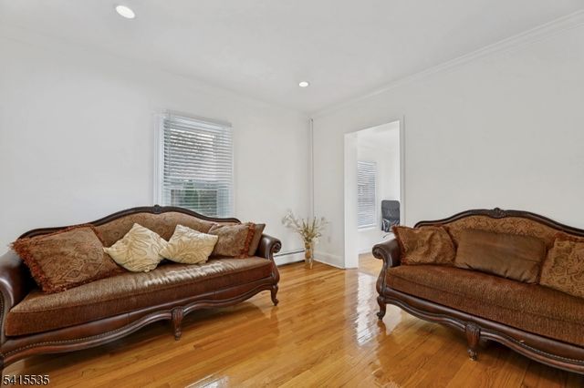 73 Fairview Ave, Teaneck Twp., NJ 07666