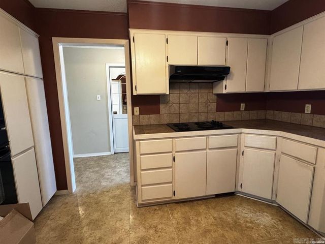 2325 Lakeshore Dr Unit B4, Hot Springs, AR 71913