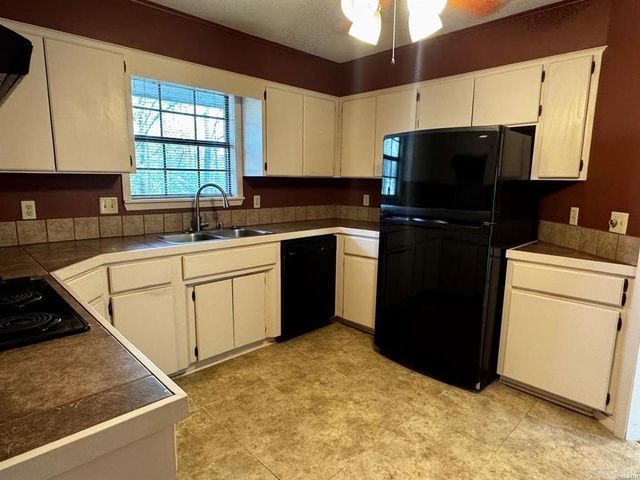 2325 Lakeshore Dr Unit B4, Hot Springs, AR 71913