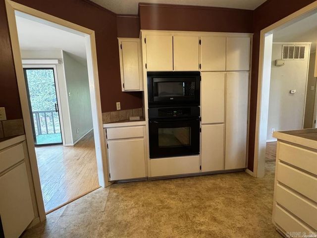 2325 Lakeshore Dr Unit B4, Hot Springs, AR 71913
