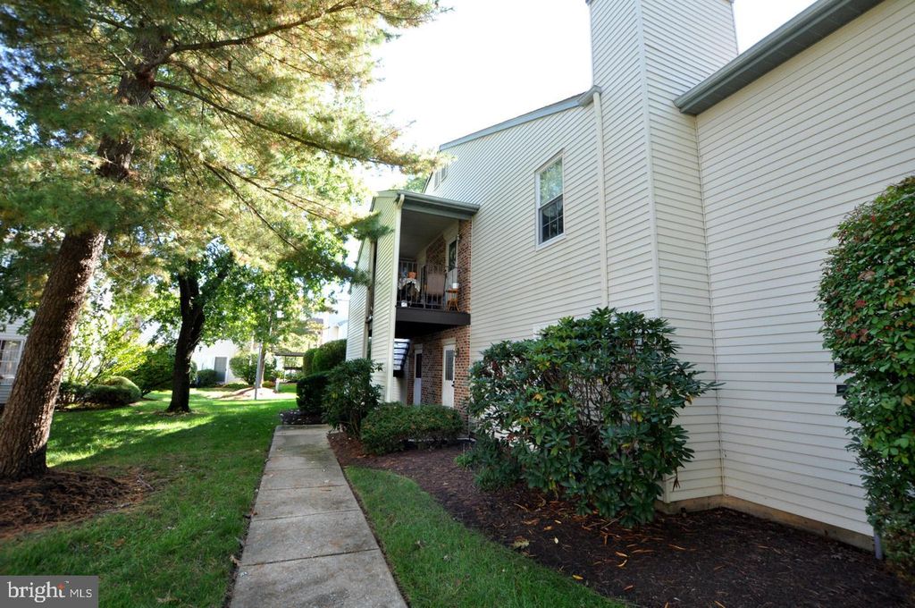 29 VILLAGE LN, Mount Laurel, NJ 08054