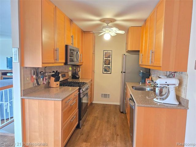40318 Newport Drive, Plymouth, MI 48170
