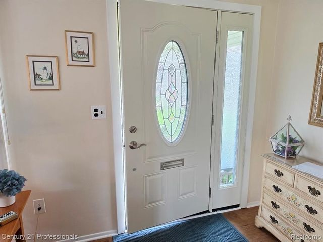 40318 Newport Drive, Plymouth, MI 48170