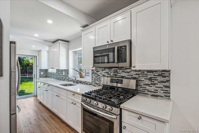 42 Willow Avenue, Freeport, NY 11520