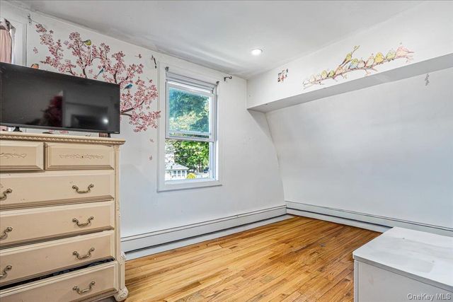 42 Willow Avenue, Freeport, NY 11520