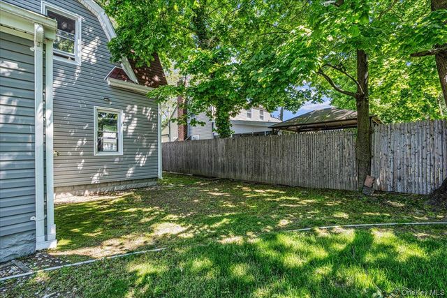 42 Willow Avenue, Freeport, NY 11520